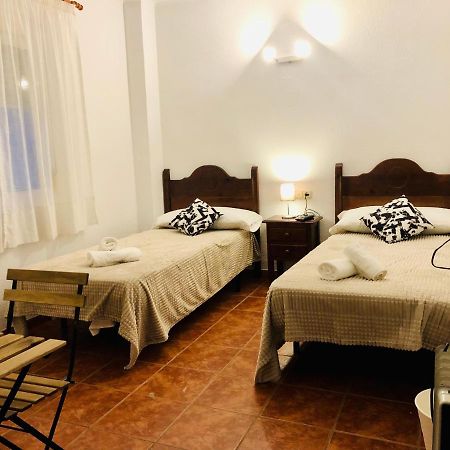 Low Cost Rooms Malaga River Exterior foto