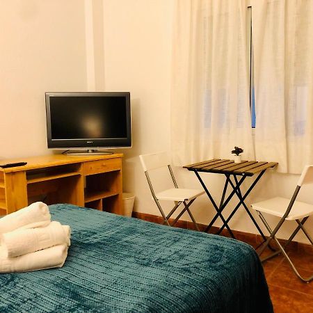 Low Cost Rooms Malaga River Exterior foto
