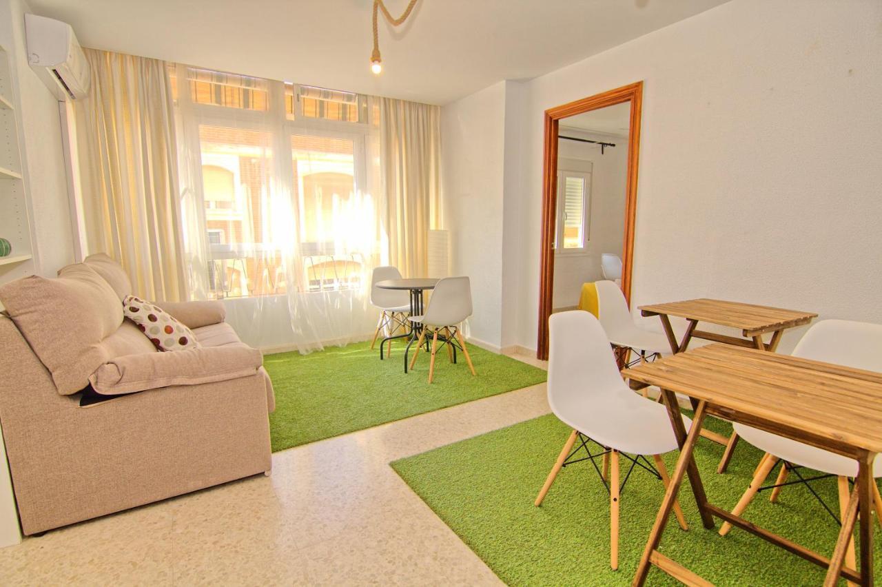 Low Cost Rooms Malaga River Exterior foto